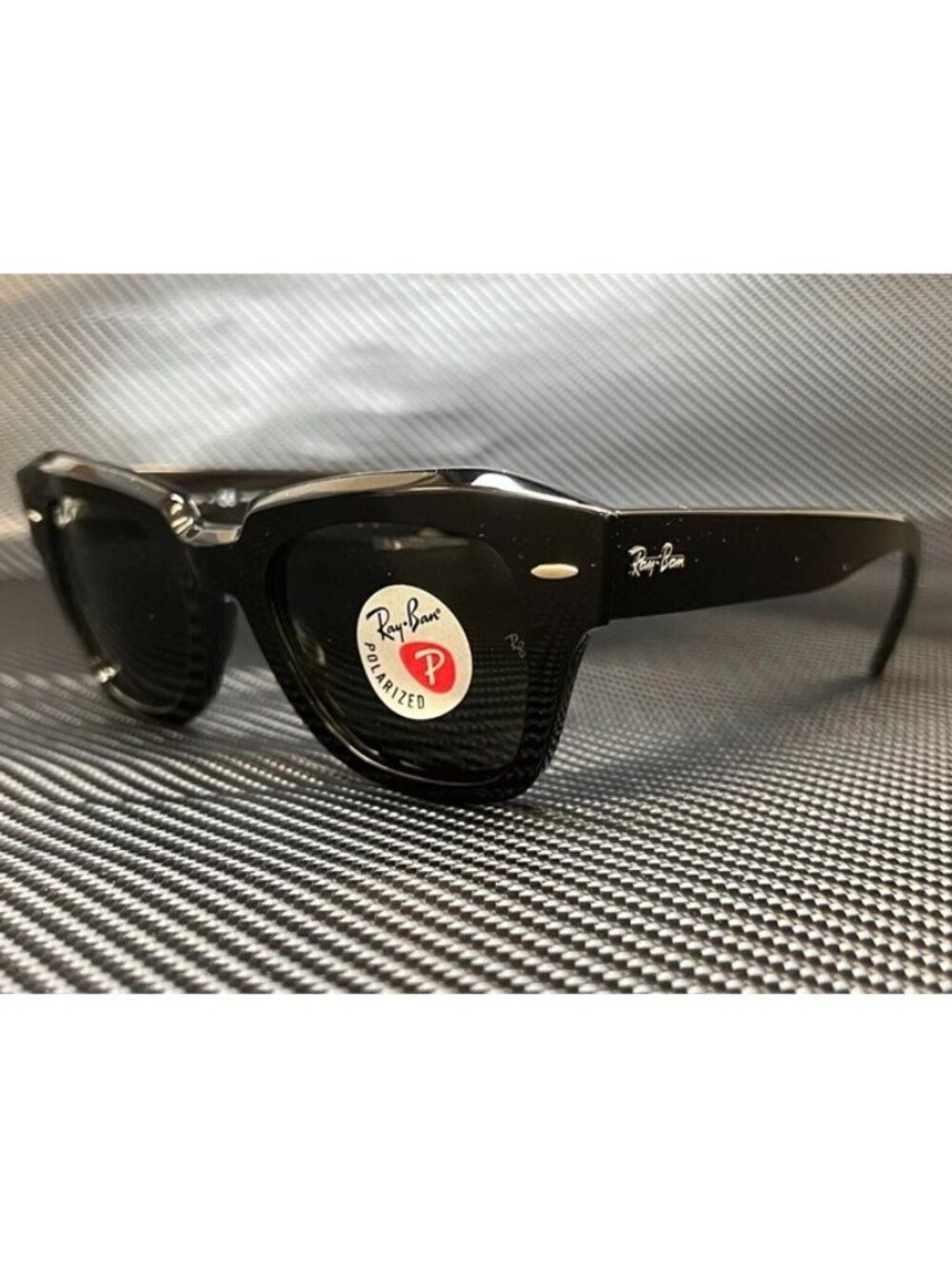New Ray Ban Men  Black Sunglasses  52- 20- 145